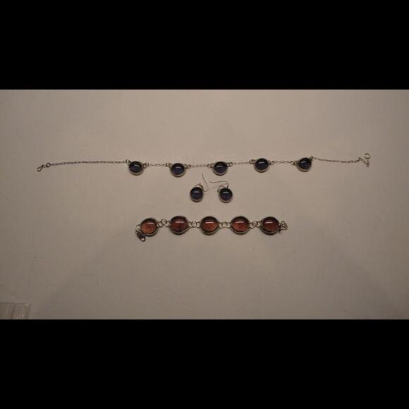 Kathleen Plate Smart Glass Purple Colored Glass Necklace - Picture 9 of 9